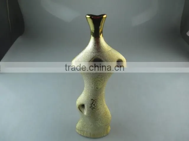 beautiful golden porcelain type vase with flower design mordern design
