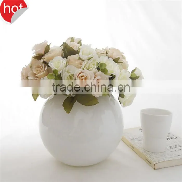 romantic table centerpiece glass vases white