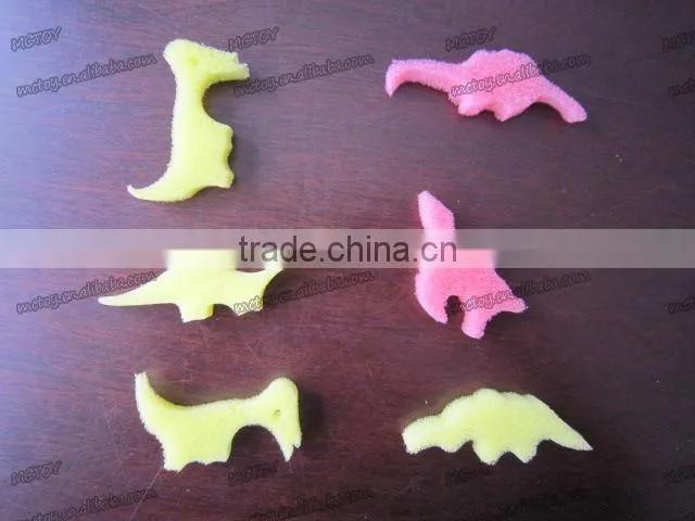 A variety of colors Factory supplier Growing dinosaur capsule Christmas joke funny toys 12pcs/blister card 0.7*2.3cm