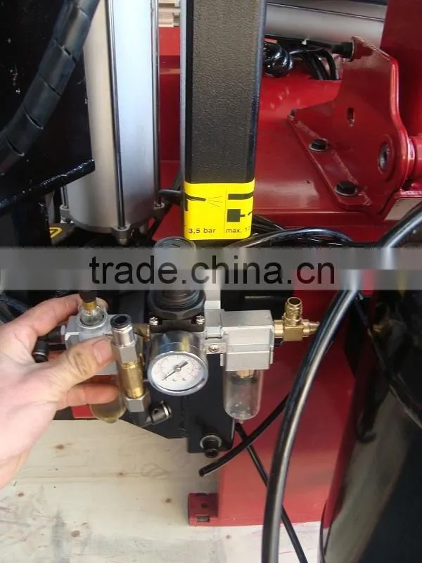 Automatic tyre change machine for wheel change with tilting back post with one help arm CE approve model IT615