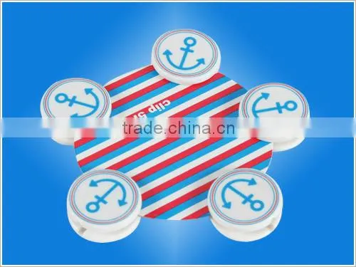 plastic paper clip