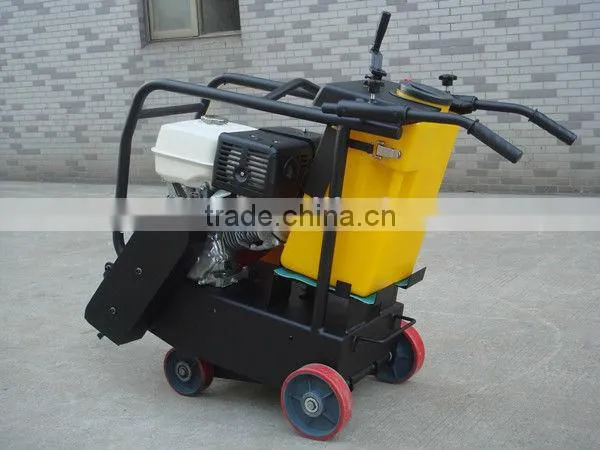 CONCRETE CUTTER WITH PLASTIC WATER TANK