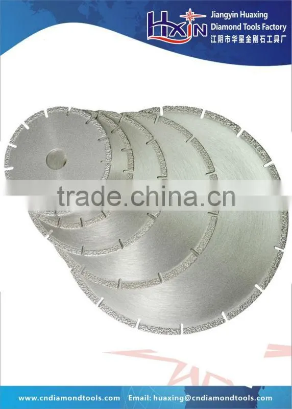 Vacuum brazed diamond saw blade for cutting marble/porcelain tile