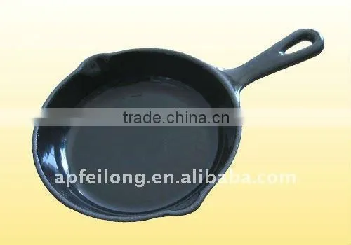 cast iron fry pan with handle