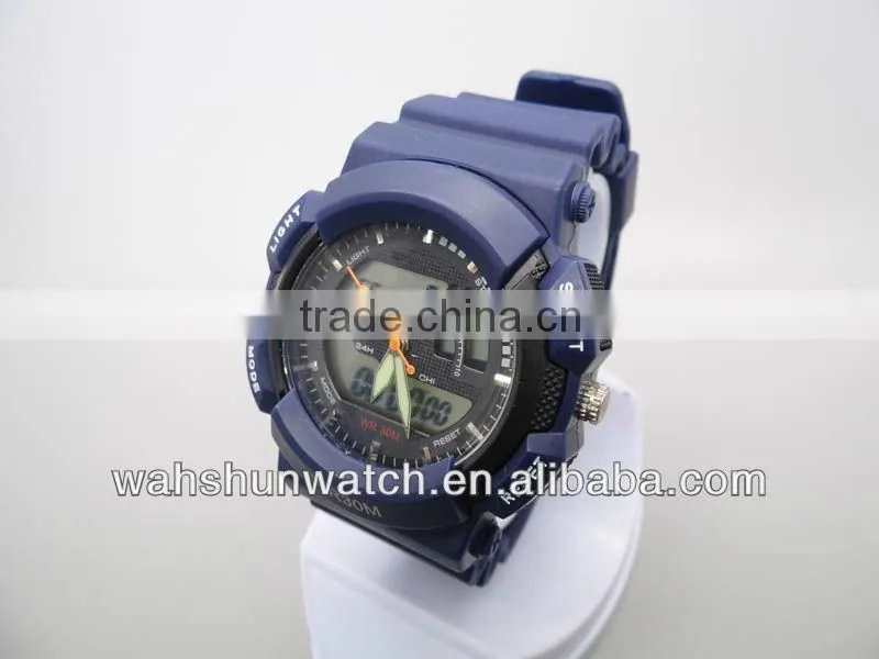 2013 best selling smart china digital movement sports hand watch
