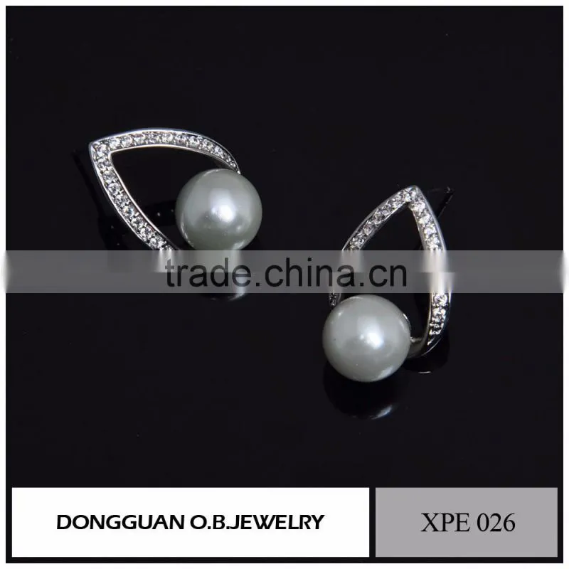 Jewelry Fashion Stud Pearl Earring for Women, Simple Designer Silver Earrings