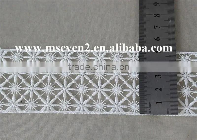 new decoration embroidery lace designs lace in 5cm in white 100% polyester flower pattern embroidery lace trim
