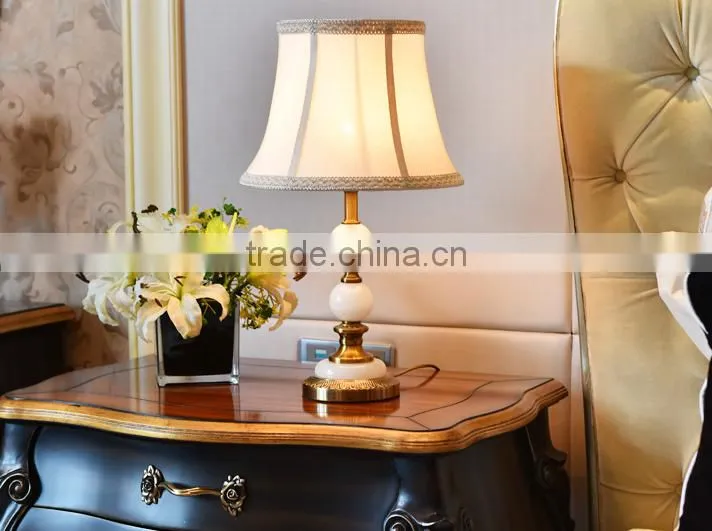 European style metal carving decoration white color lampbody fabric lampshade home use table lamp
