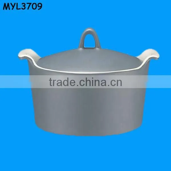 ceramic white spiricle casserole pot with portable lid