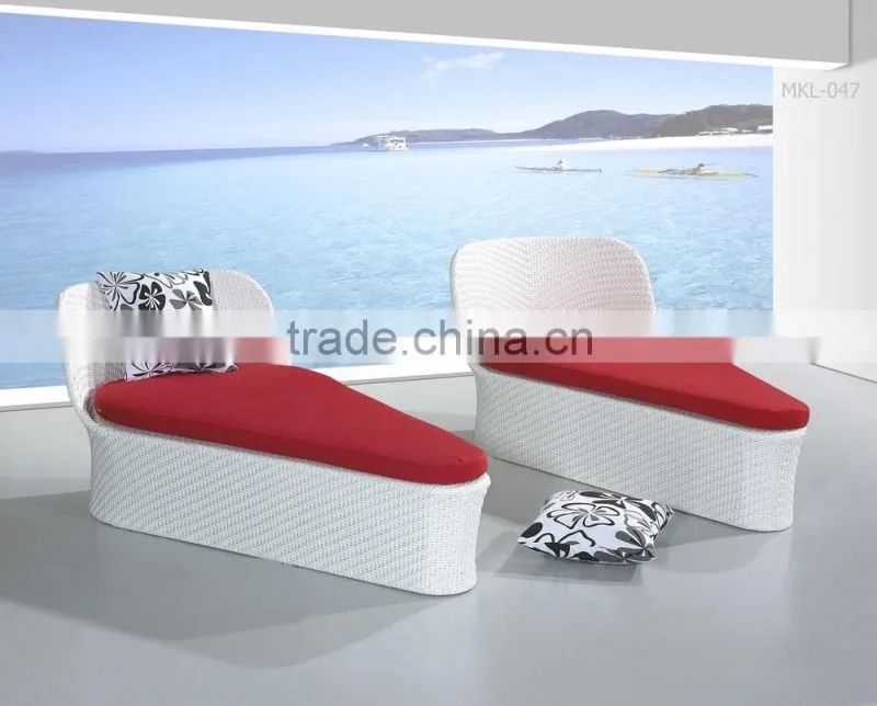 Poly rattan sun lounger for swimming pool hotel furniture