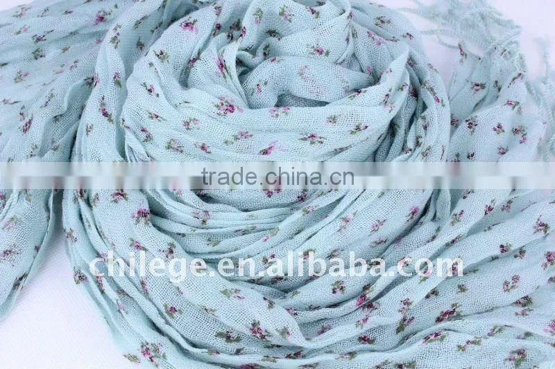 scarf with pendant
