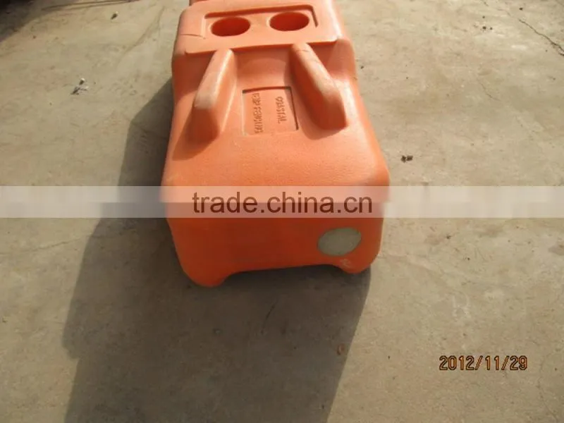 2016 the best selling HDPE UV orange color portable outdoor temporary fence base