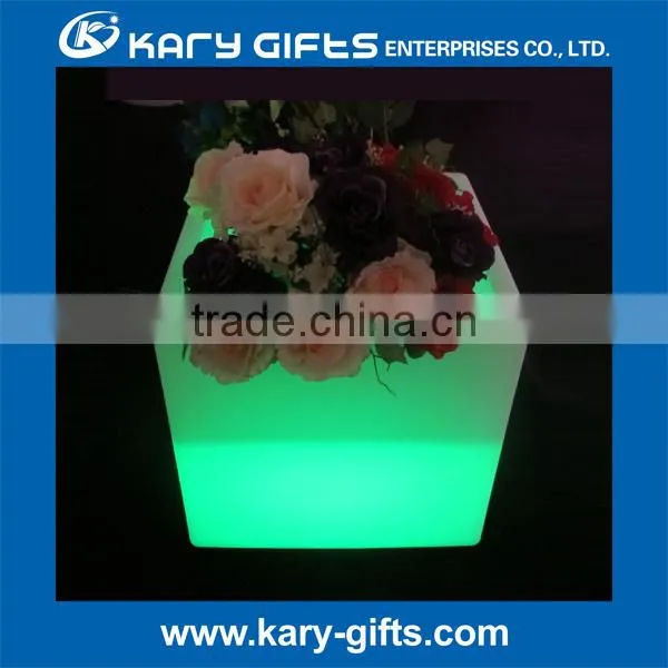 Cube shape plastic led planter illuminated garden planter pots large
