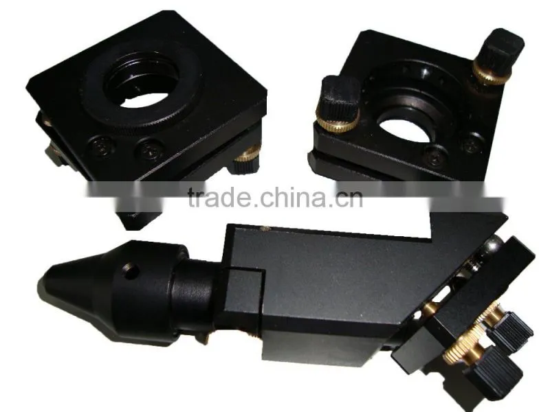 laser head with two mirror mounts