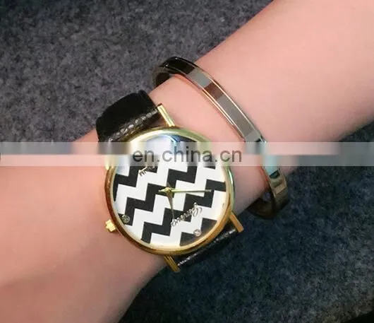 Fashion Women Casual Watches Ladies Wave Printing Wrist Watch Multicolor Leather Quartz Watch