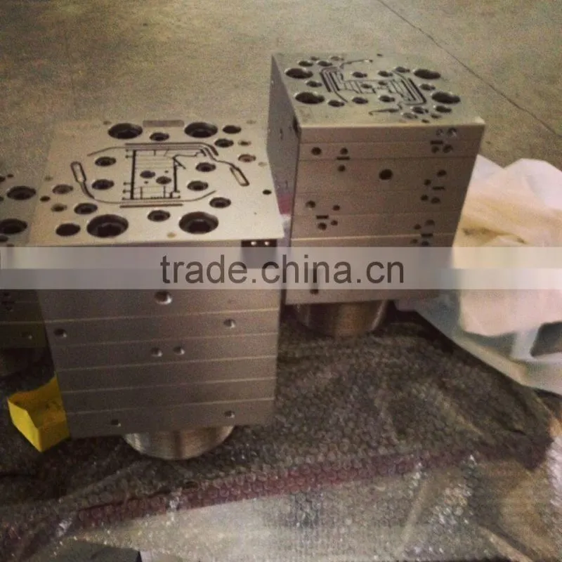 Extrusion die for extrusion tooling to meet the special needs