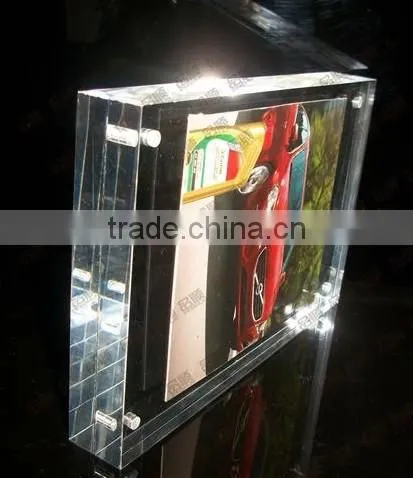 Magnetic acryl photo frame