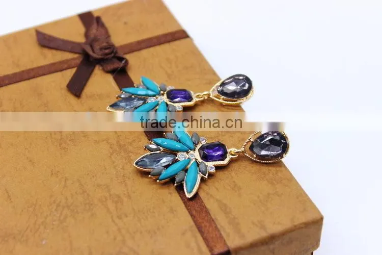 2016 cute Gold tone znic alloy pink color stud earring