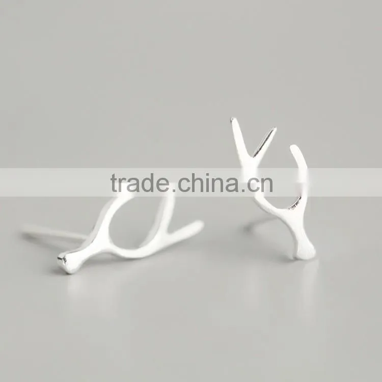 Fashion popular deer design daily wear 925 silver sud earrings
