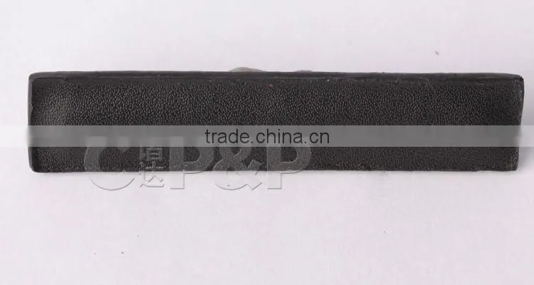 Black hot selling embossing logo on leather for jeans