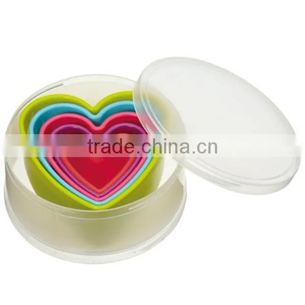 CC-6887 5-Pieces Colorful Plastic heart shaped cookie cutter