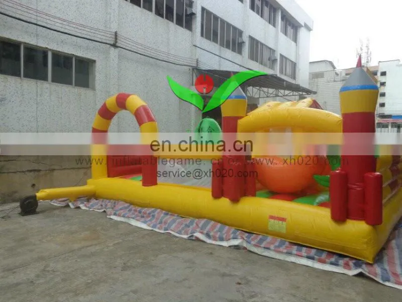 2015 high quality kids 9ft high inflatable yellow car fun city