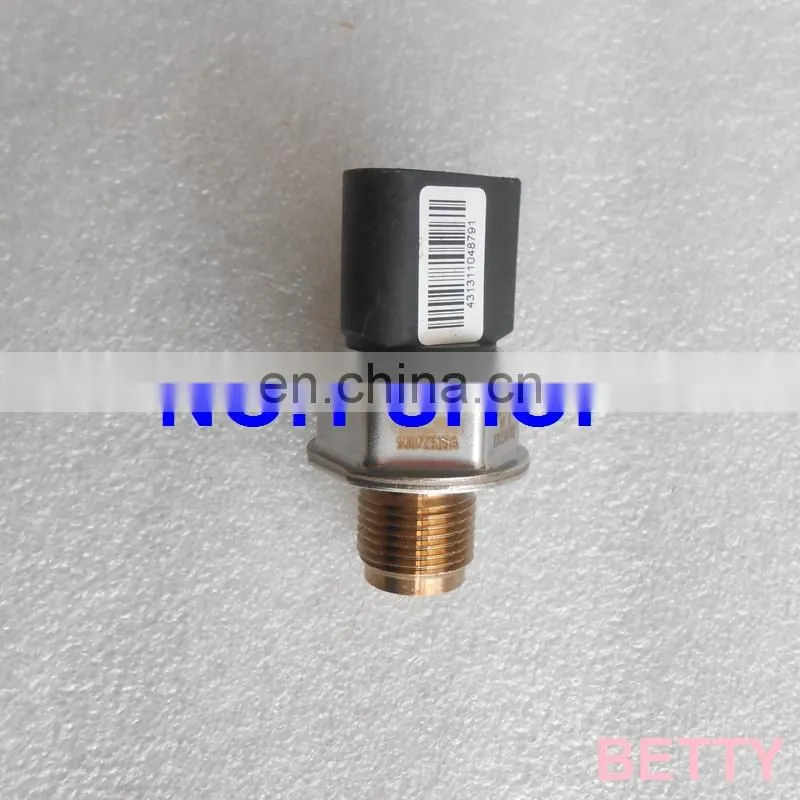 genuine and new Fuel Rail Pressure Sensor Switch Transducer 9307Z528A 55PP30-01