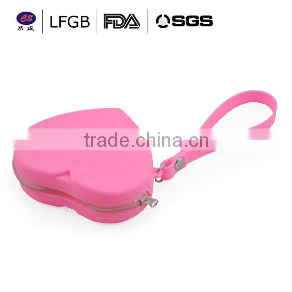 China manufacturer promotion silicone cheap handbags online / lady handbag in heart shape FDA / LFGB
