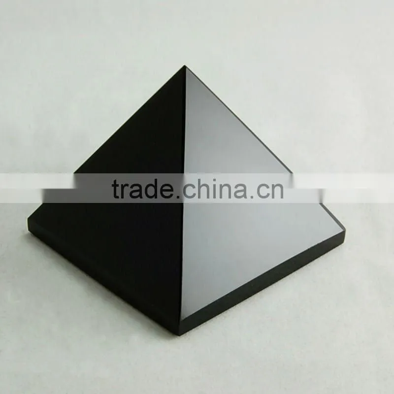 pure color engraved crystal glass pyramid for giving away gift (R-0814)