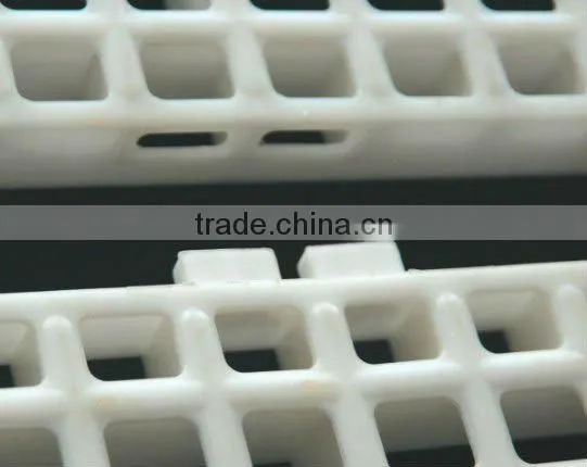 Plastic poultry slat