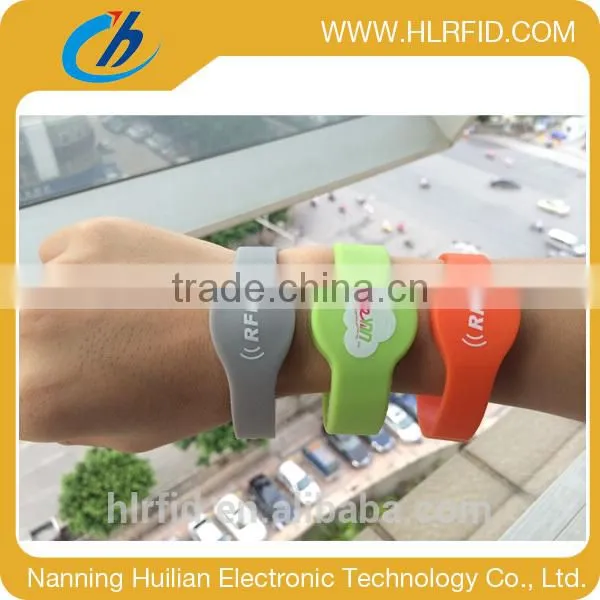 wholesale rfid 13.56Mhz water proof silicon bracelet,rfid printable wristband/watches with nfc chip for mobile payment