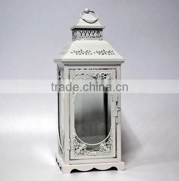 Outdoor lantern