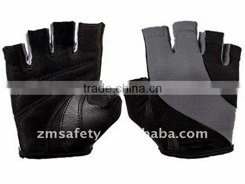 Colored half finger weight lifting gloves for gym