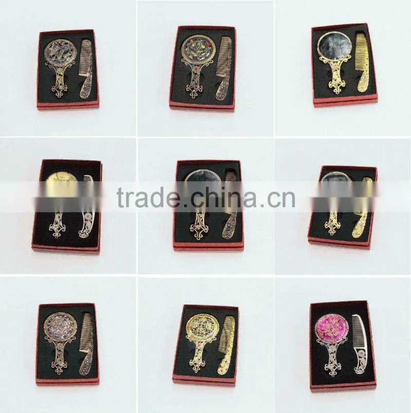 Vintage 3D Design Mirror Set Hanging Mirror with Comb Gift Set