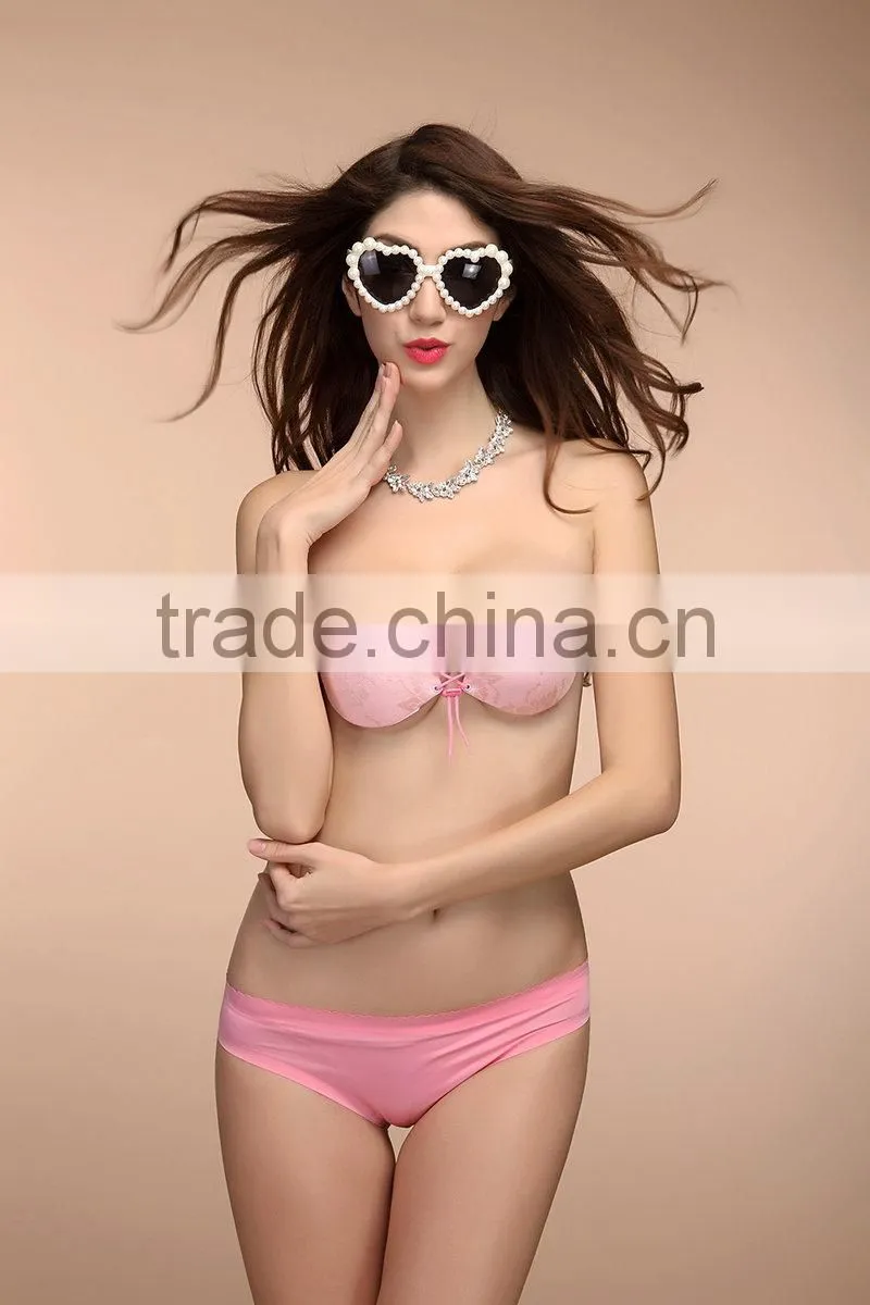 new design v bra model image