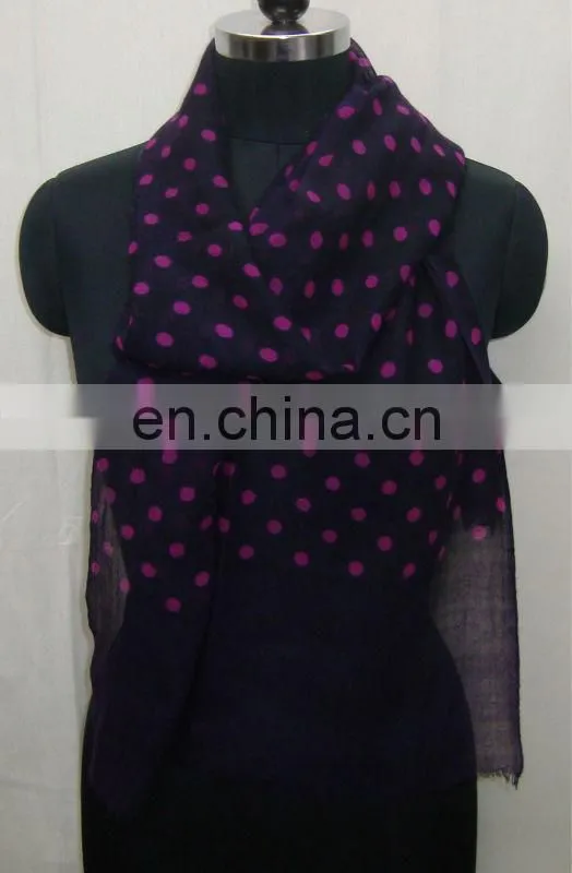Shawl with dot prints