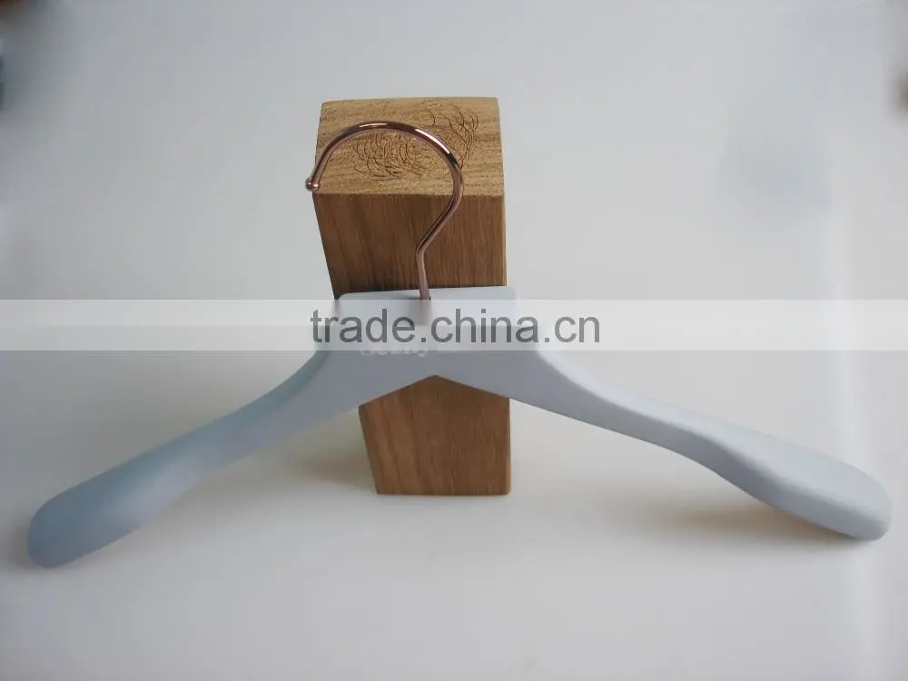 HA7058 wooden hanger with rubber coated coat dress hanger