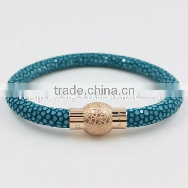 2016 Luxury Design Exclusive Genuine Stingray Leather Bangles Design Bangle Magnetic Handmade Bangles