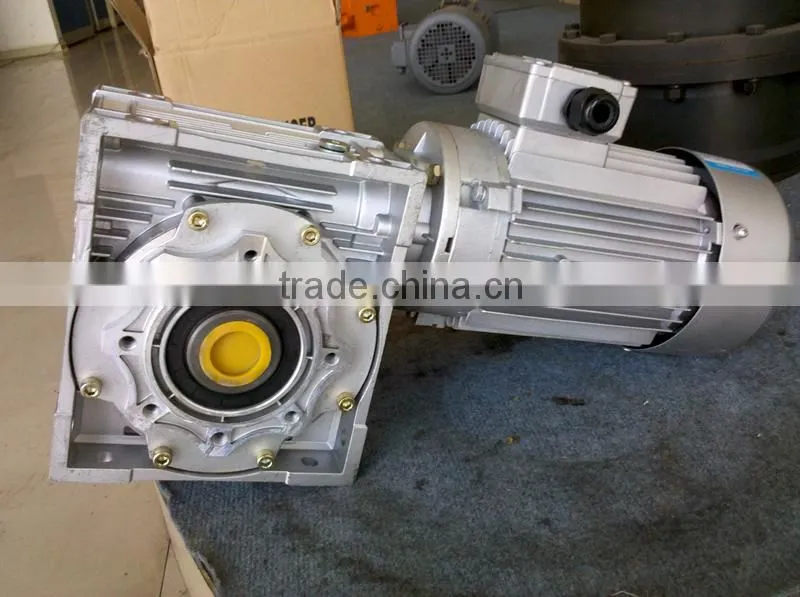 Worm gear drive complete with flange mounted motor