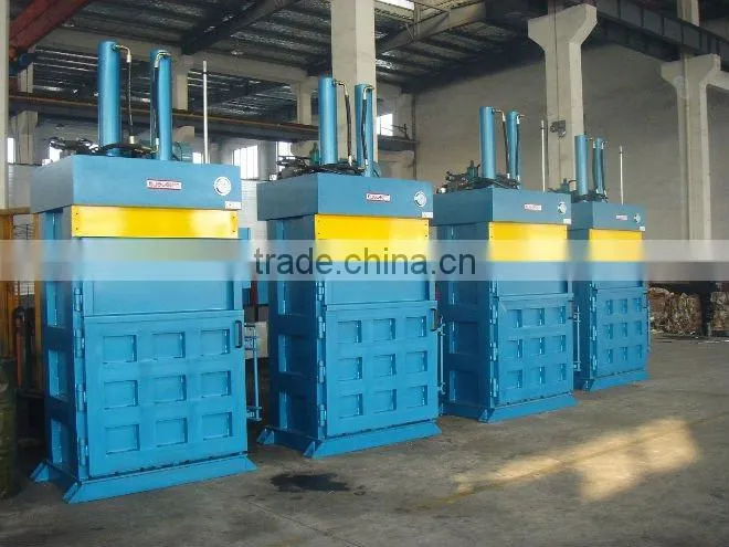 High quality factory direct sale vertical baler PET beverage bottles compress