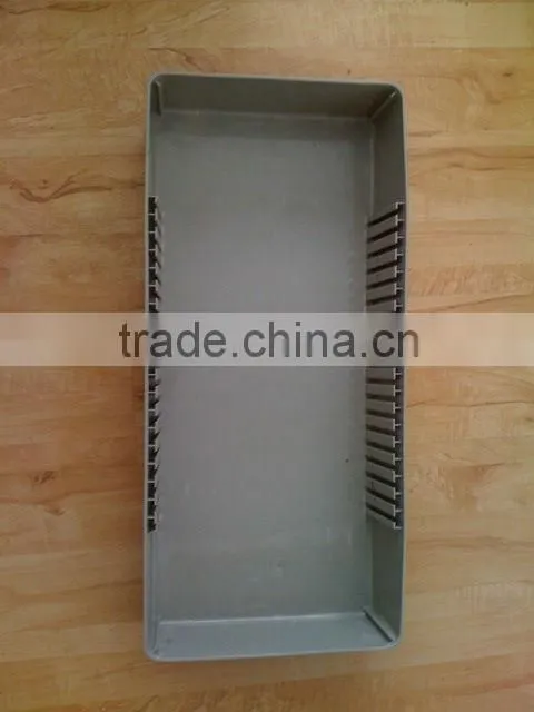 Injection molded plastic container