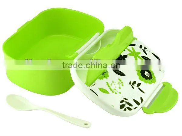 plastic lunch box (with spoon)