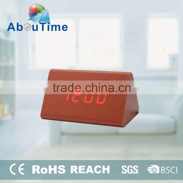 2016 customized cheap red triangle wooden led digital alarm clock