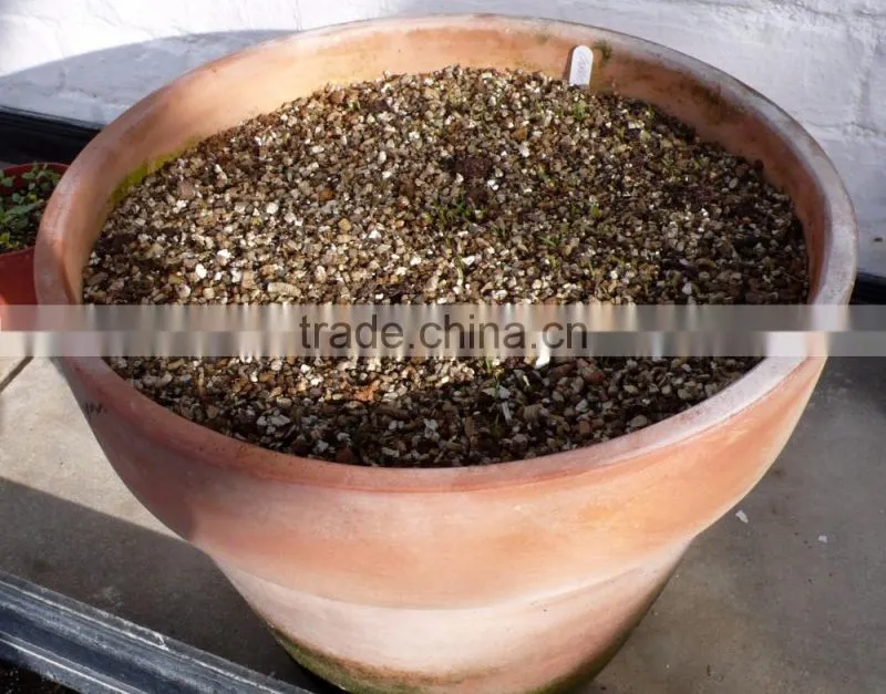 Good quality growing medium vermiculite for soil aeration