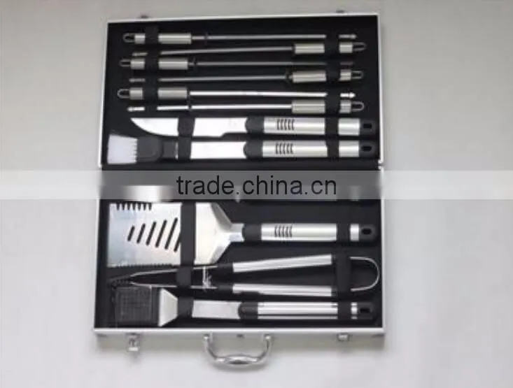 Wholesale stainless steel barbecue tool set with case