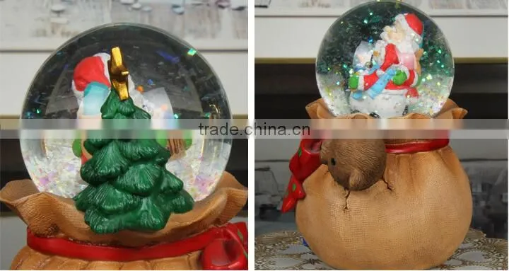 High Quality Resin Glass water globe Gifts water globe Christmas water globe