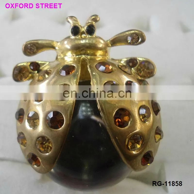 Fashion beatle shape rhinestone ring