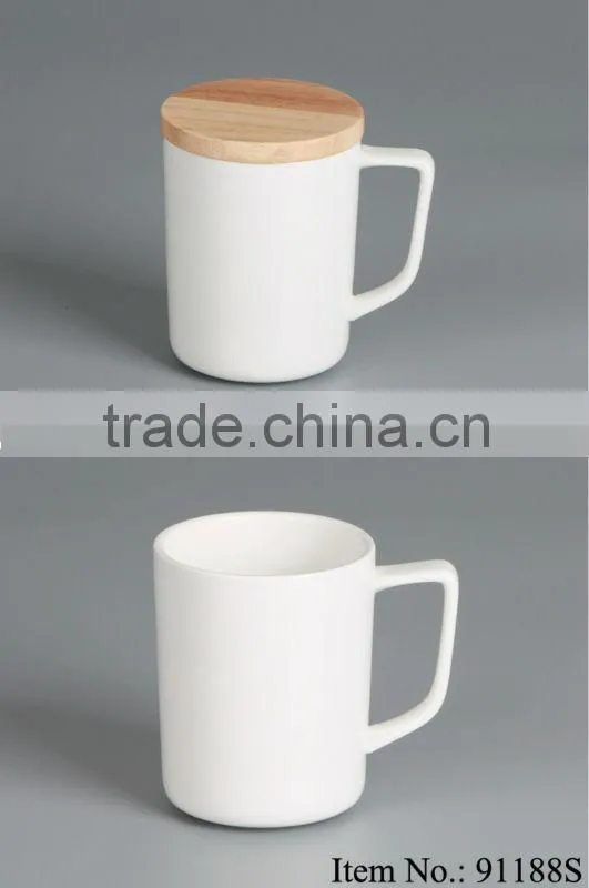 2015 best selling white ceramic mug with wooden lid