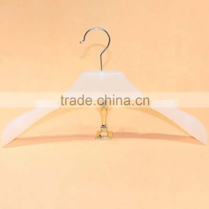 high quality plastic cloth hanger factory custom logo and coat hanger