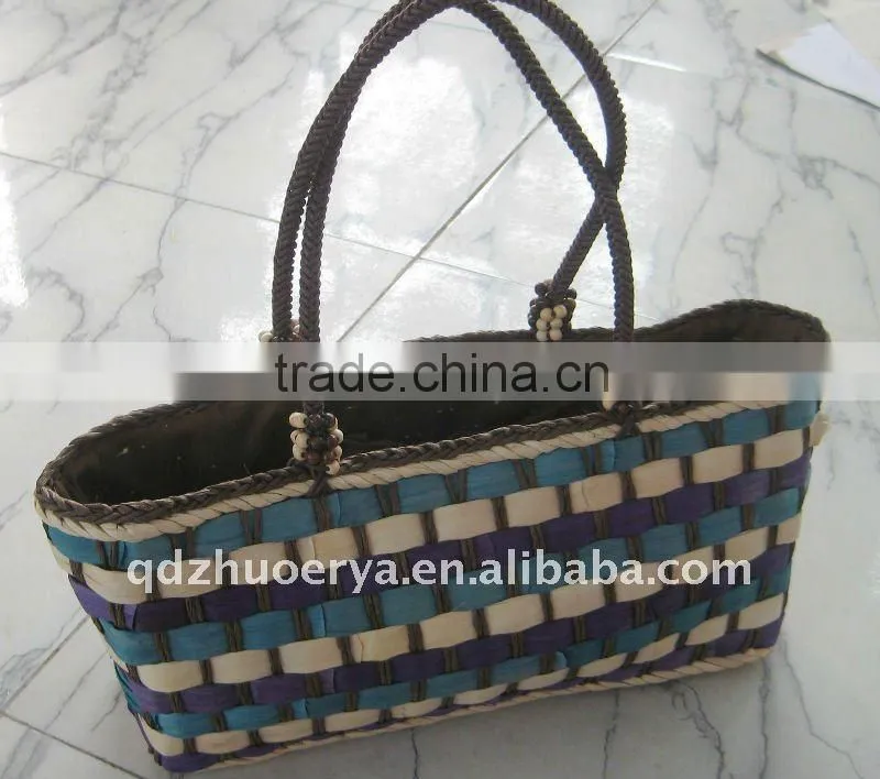 lady straw bag